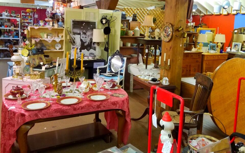 You Can Wander Through 50+ Dealers at Helena’s Largest Antique Mall