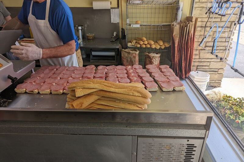 People Finally Try This Little Illinois Italian Grocery And Wonder Why They Waited So Long