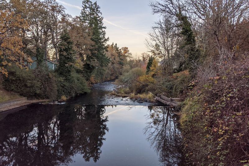This Oregon Town Gets By Without a Single Stoplight, and Locals Argue Over Whose Pizza Wins
