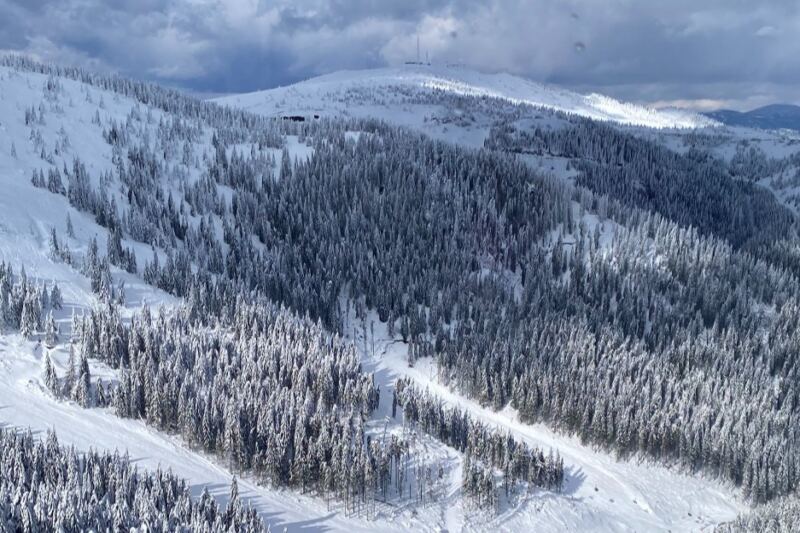 12 Affordable Mountain Escapes With Snowy Scenery and Cozy Cabins