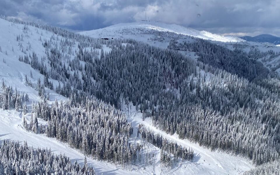 12 Affordable Mountain Escapes With Snowy Scenery and Cozy Cabins