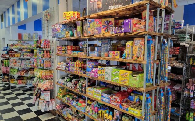 Grandparents Recognize Every Candy Jar At These 7 Old-Fashioned Ohio Sweet Shops