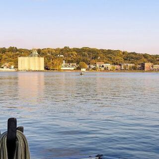 These 10 Illinois River Towns Turn A Simple Autumn Drive Into A Real Escape