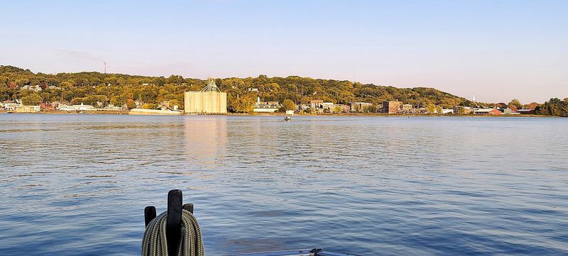 These 10 Illinois River Towns Turn A Simple Autumn Drive Into A Real Escape