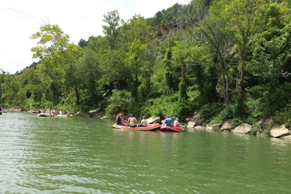 This Tiny Oklahoma River Town Is the Weekend Escape Locals Would Rather Keep to Themselves