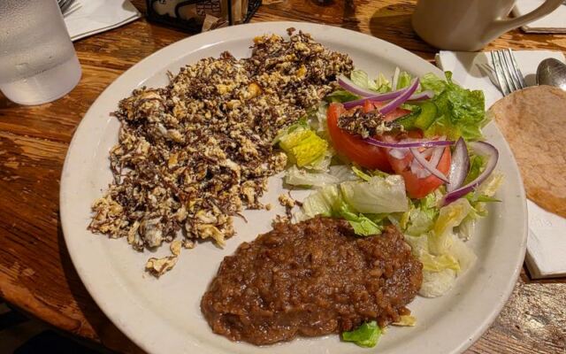 This Lively Illinois Mexican Spot Draws Early Crowds For Handmade Breakfast Plates