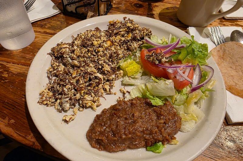 This Lively Illinois Mexican Spot Draws Early Crowds For Handmade Breakfast Plates