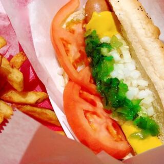 This Modest Skokie, Illinois Hot Dog Stand Has Refused Ketchup Since 1969, and Three Generations Still Come Back