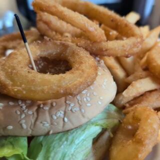 9 South Carolina Pimento Cheese Burgers Worth Driving Across the County For