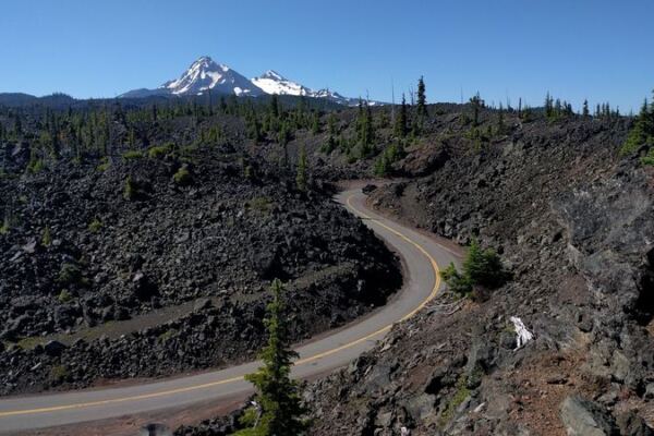 These 10 Lonely Oregon Roads Have Stories That Keep Locals Off Them After Sunset