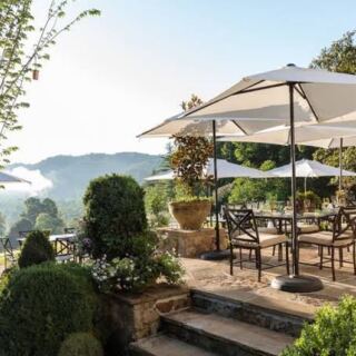 This Tiny Tennessee Restaurant Only Seats a Few Tables, and Locals Book Weeks Ahead