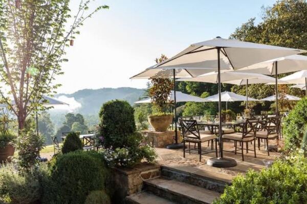 This Tiny Tennessee Restaurant Only Seats a Few Tables, and Locals Book Weeks Ahead