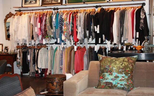 This Wilmette Charity Resale Shop Is Where Illinois’s North Shore Sends Its Designer Labels and Furniture