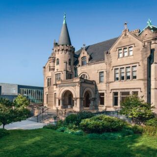 This Fairytale Castle in Minnesota Is So Beautiful You’ll Forget You Never Left the Midwest
