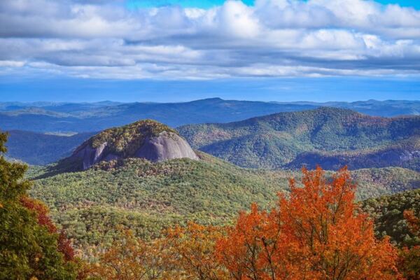 6 North Carolina Mountain Overlooks Where Winter Sunsets Turn the Whole Sky Pink for Free