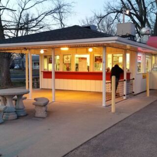 These 5 Illinois Roadside Counters Still Scoop Fried Livers And Gizzards Like Grandpa Remembers