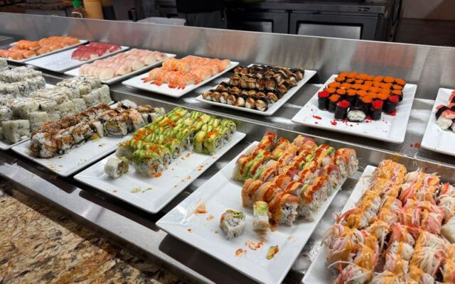 At This Texas Seafood Buffet, Fresh Sushi and Poke-Grade Tuna Keep Coming Without Emptying Your Wallet