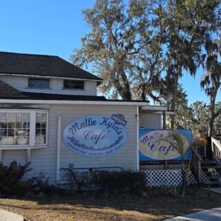 Inside a Plain Brick Building in Brooksville, Florida, Grandmotherly Cooks Turn Out Fried Chicken Like Sunday Supper
