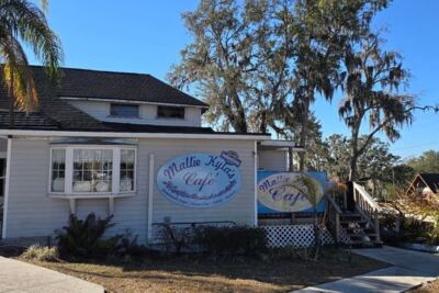 Inside a Plain Brick Building in Brooksville, Florida, Grandmotherly Cooks Turn Out Fried Chicken Like Sunday Supper