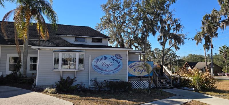 Inside a Plain Brick Building in Brooksville, Florida, Grandmotherly Cooks Turn Out Fried Chicken Like Sunday Supper