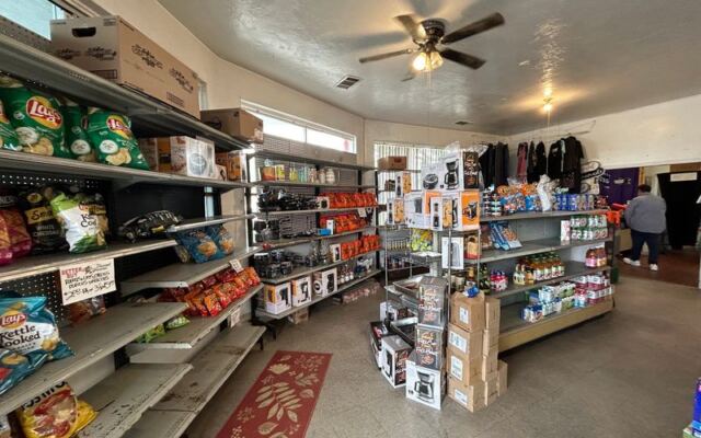 Frugal Californians Stock Up on Name-Brand Groceries for Less at This Salvage Store