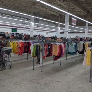 7 Giant Florida Thrift Stores Where a Single $20 Bill Still Fills Your Whole Cart