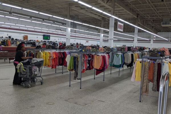 7 Giant Florida Thrift Stores Where a Single $20 Bill Still Fills Your Whole Cart