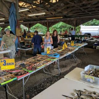 Treasure Hunters Find Paradise Indoors And Out At This New Jersey Flea Market