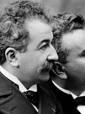 14 Famous Sibling Duos and Groups Who Changed History Together