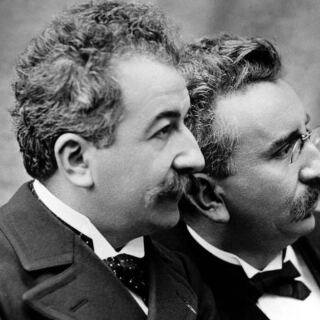14 Famous Sibling Duos and Groups Who Changed History Together
