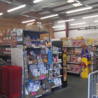 This Tennessee Salvage Grocery Is Where Frugal Shoppers Go to Stretch Their Food Budget