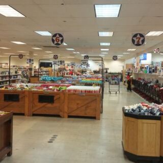 At This Family-Run Arizona Grocery, Name-Brand Goldfish Packs Ring Up for a Dime and Tortillas for a Quarter