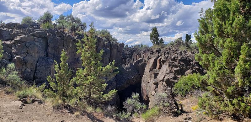 Oregon Has a Two-Mile Crack in the Earth So Deep You Walk Through It Like an Ant