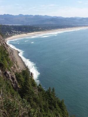 This Tiny Oregon Coast Town Is Quietly Filling Up With New Restaurants, So Go Before Everyone Finds Out