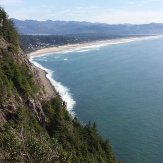 This Tiny Oregon Coast Town Is Quietly Filling Up With New Restaurants, So Go Before Everyone Finds Out