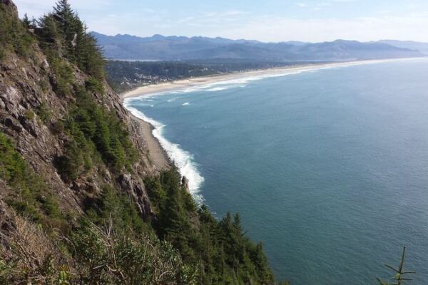 This Tiny Oregon Coast Town Is Quietly Filling Up With New Restaurants, So Go Before Everyone Finds Out
