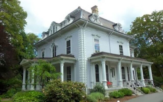 Four-Course Afternoon Tea Is Served Inside This Stunning 1861 Victorian Mansion In Massachusetts