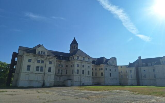 This Abandoned Minnesota Asylum Has Earned a Reputation as One of the Eeriest Places in the State