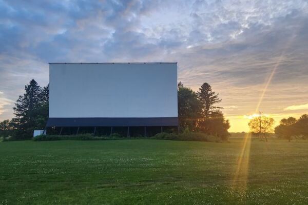 Litchfield’s Starlite Drive-In Is One Of Minnesota’s Few Remaining Outdoor Movie Theaters