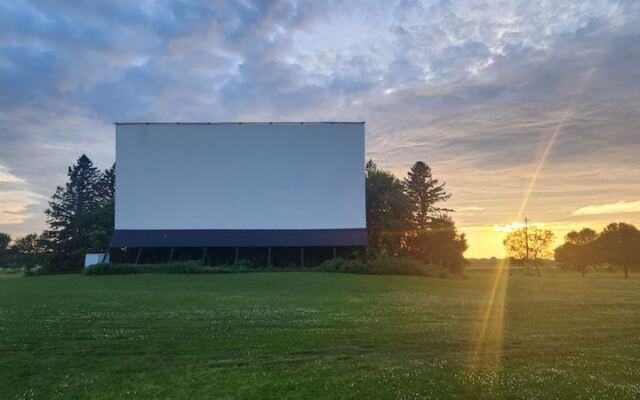 Litchfield’s Starlite Drive-In Is One Of Minnesota’s Few Remaining Outdoor Movie Theaters