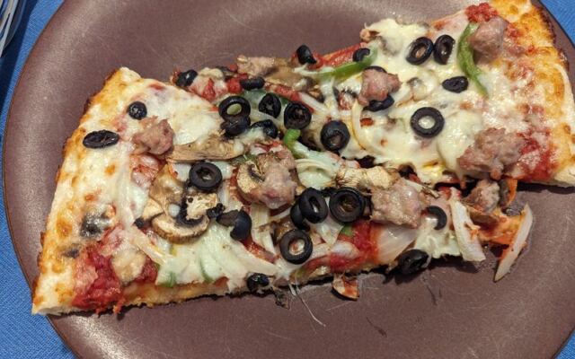 These 8 Tiny Oregon Pizza Shops Have Locals Swearing They Serve the Best Slice Around