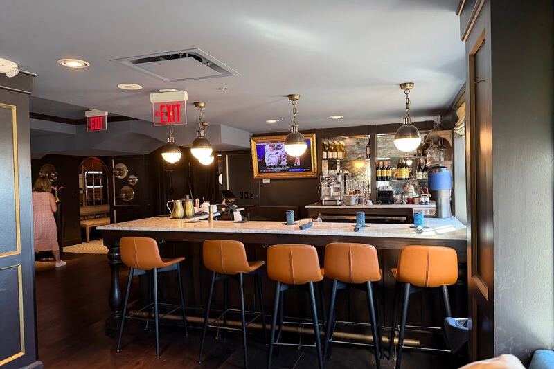 This Oklahoma City Hotel Restaurant Serves A French Onion Soup Diners Keep Talking About