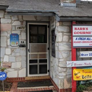 Why Do Panhandle Drivers Keep Pulling Over at These 9 Florida Boiled Peanut Stands?