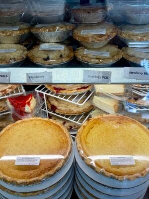 Craving Something Sweet on a Hill Country Drive? These 9 Texas Peach Stands and Bakeries Deliver Fresh Sweet Treats