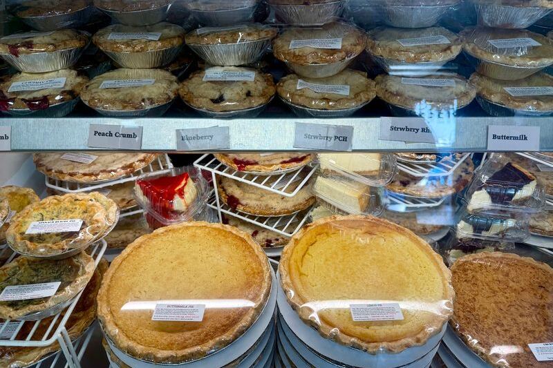 Craving Something Sweet on a Hill Country Drive? These 9 Texas Peach Stands and Bakeries Deliver Fresh Sweet Treats