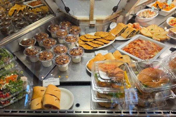 Grab A Number At This Little Italy Bakery In Cleveland Where Cannoli Have Starred Since 1903