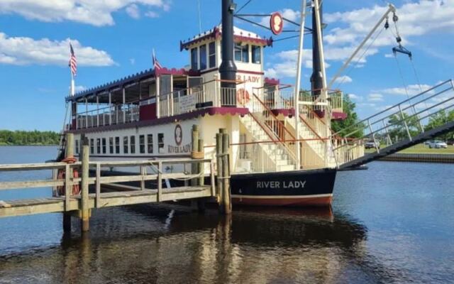 Lunch Comes With Passing Riverfront Views on This New Jersey Paddlewheel Boat