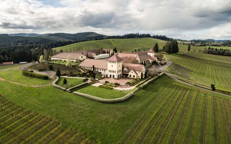 15 Incredible Wineries Across the US Wine Lovers Keep Coming Back To