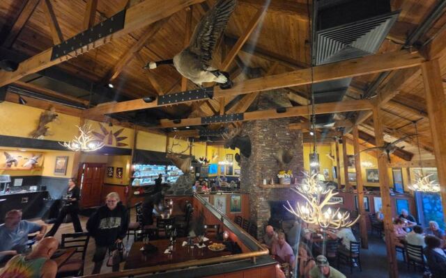 Three Fireplaces, A Salad Bar And Prime Rib Make This Old-School South Carolina Steakhouse Worth The Drive