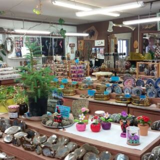 Dig Through Bins of Fossils and Agates at This Quirky Oregon Rock Shop